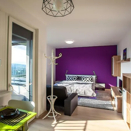 Air-conditioned View 24h Check-in Apartment *