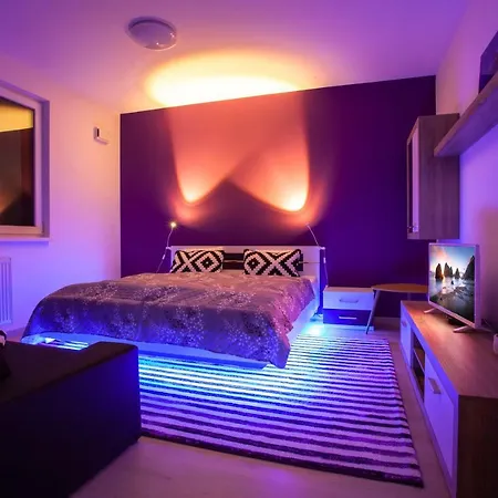 Air-conditioned View 24h Check-in Apartment *